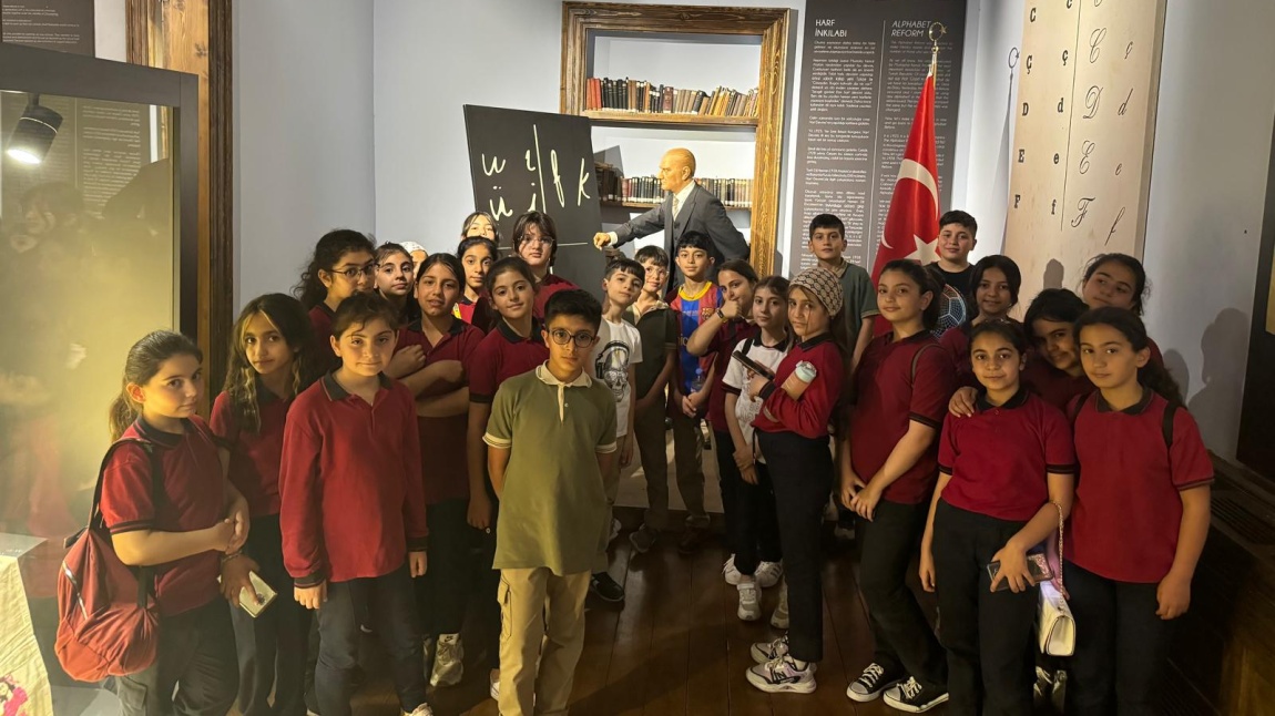 İl Milli Eğitim Müdürlüğümüzün katkılarıyla İlçemizde bulunan Cumhuriyet Müzesi ziyareti.